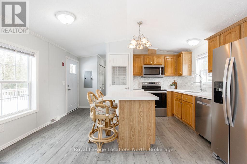 89 Georgian Glen Drive, Wasaga Beach, Ontario  L9Z 1K8 - Photo 6 - S12860924