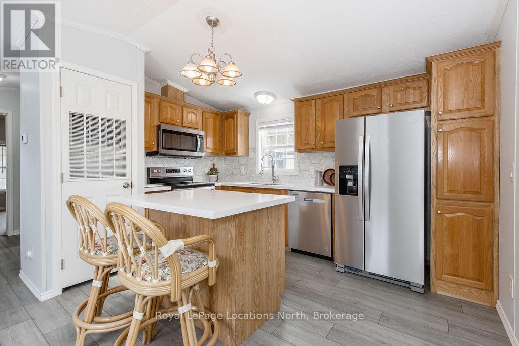 89 Georgian Glen Drive, Wasaga Beach, Ontario  L9Z 1K8 - Photo 8 - S12860924