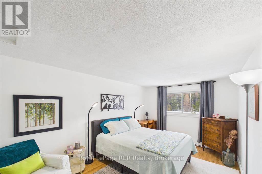 638 Hunter Street, Kincardine, Ontario  N2Z 1R6 - Photo 10 - X12860802