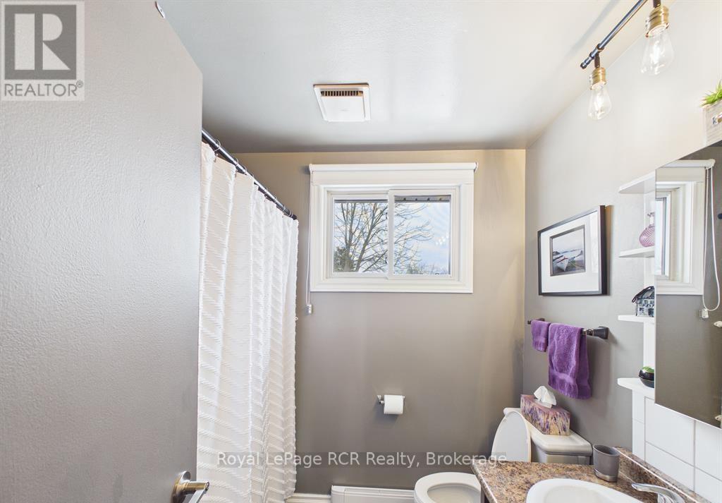 638 Hunter Street, Kincardine, Ontario  N2Z 1R6 - Photo 11 - X12860802