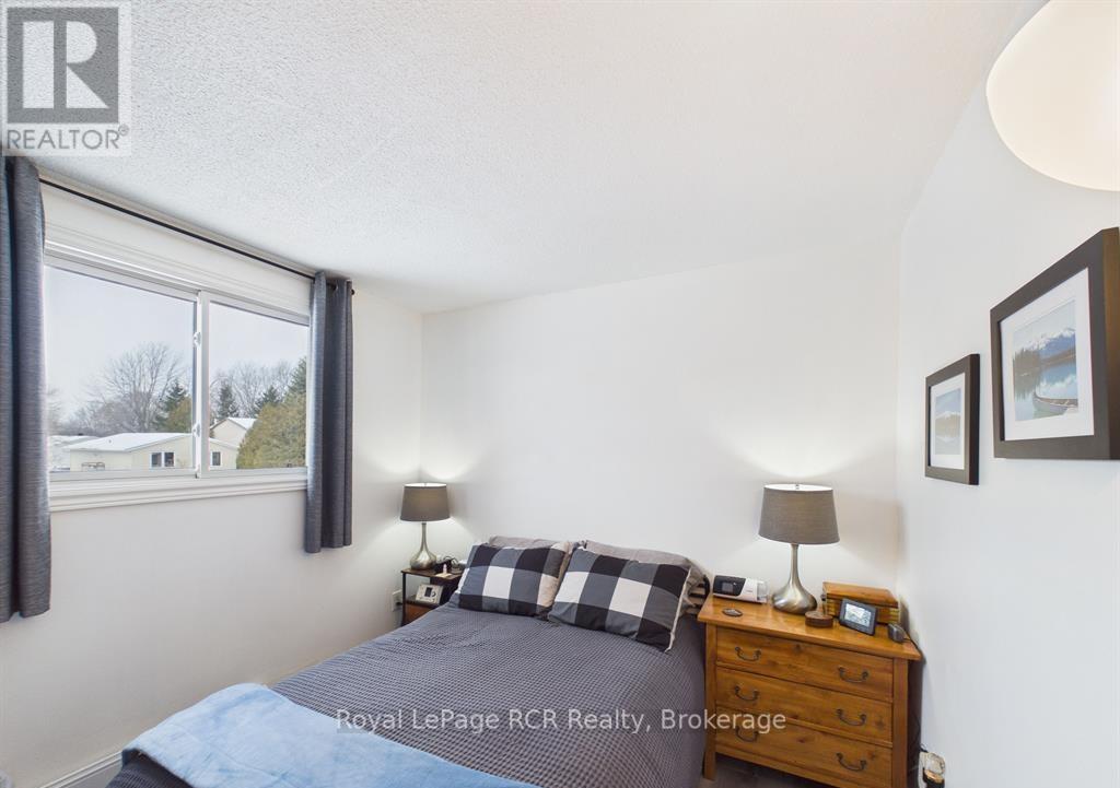 638 Hunter Street, Kincardine, Ontario  N2Z 1R6 - Photo 8 - X12860802