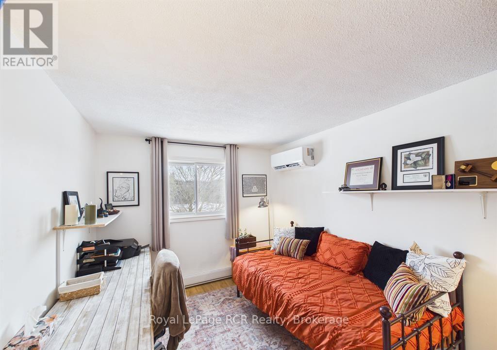 638 Hunter Street, Kincardine, Ontario  N2Z 1R6 - Photo 9 - X12860802