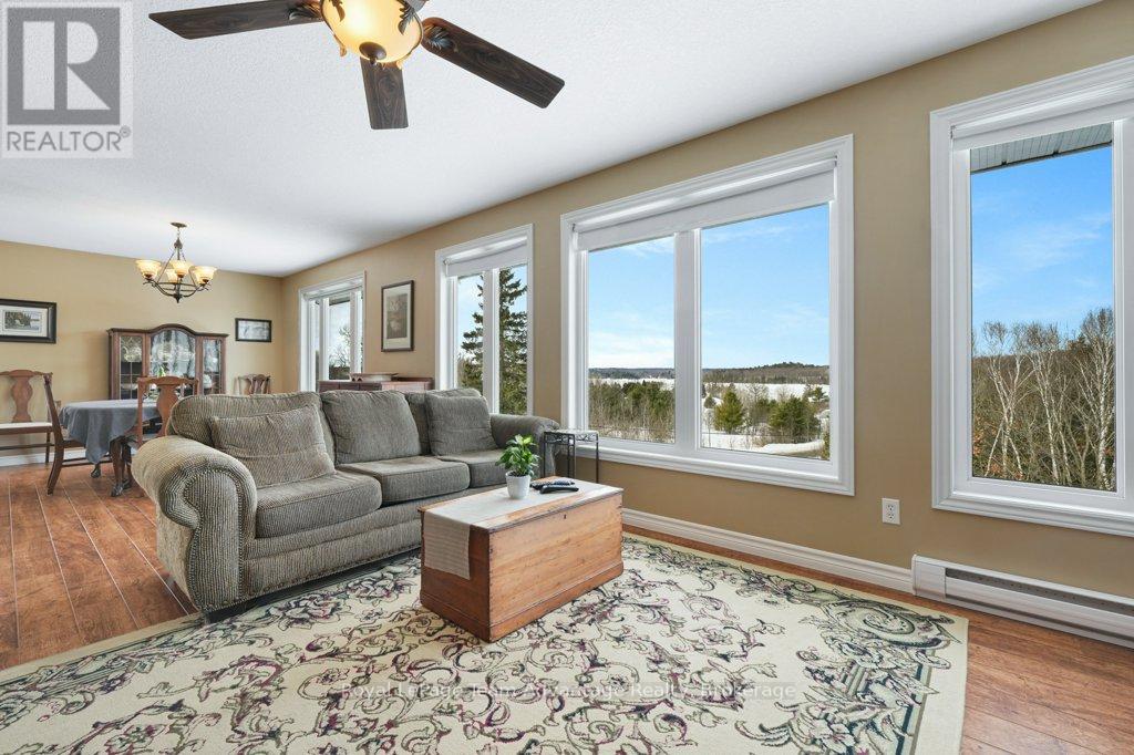 520 Star Lake Road, Seguin, Ontario  P2A 1J0 - Photo 13 - X12860844