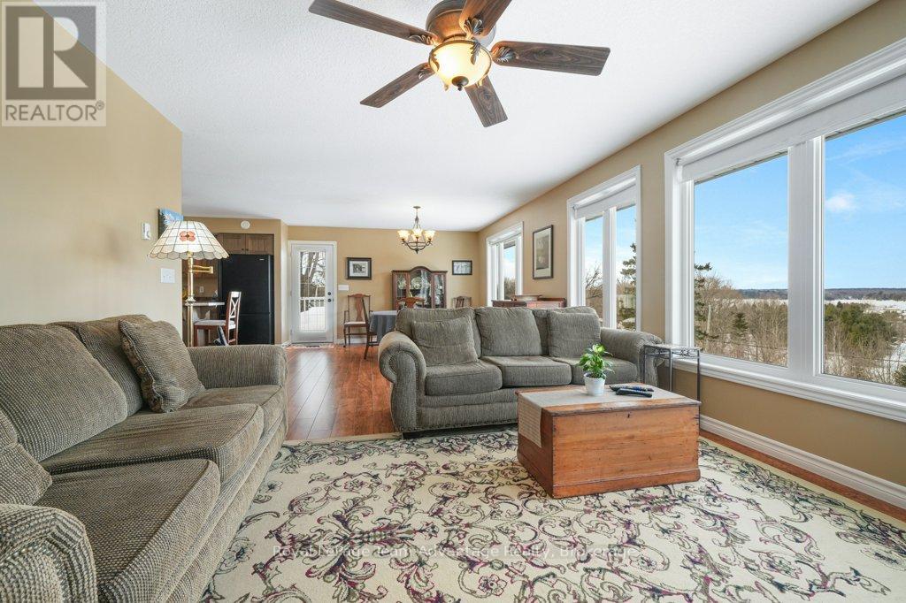 520 Star Lake Road, Seguin, Ontario  P2A 1J0 - Photo 14 - X12860844