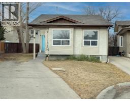 15 Dakota Road W, Lethbridge, Alberta