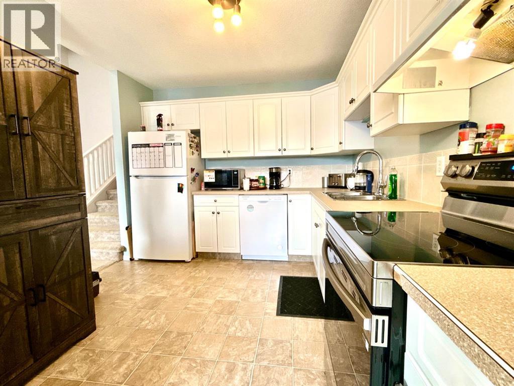 15 Dakota Road W, Lethbridge, Alberta  T1K 5L4 - Photo 7 - A2284905