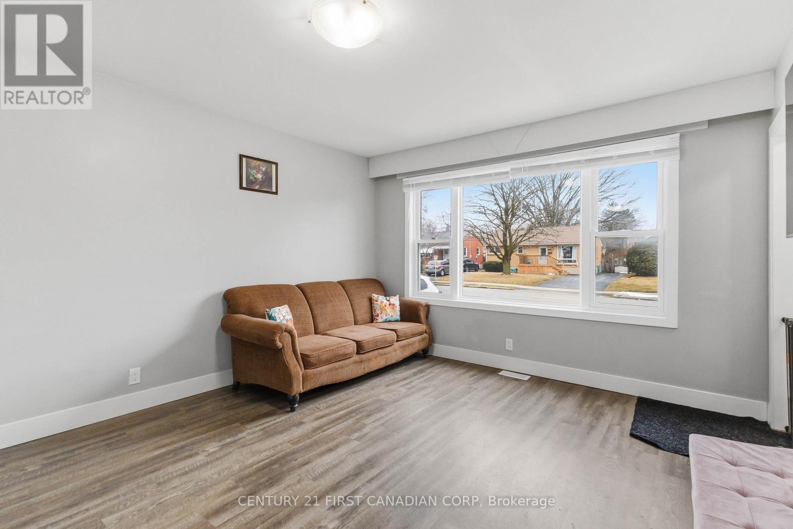 317 Manitoba Street, London East, Ontario  N5W 4W2 - Photo 6 - X12860810