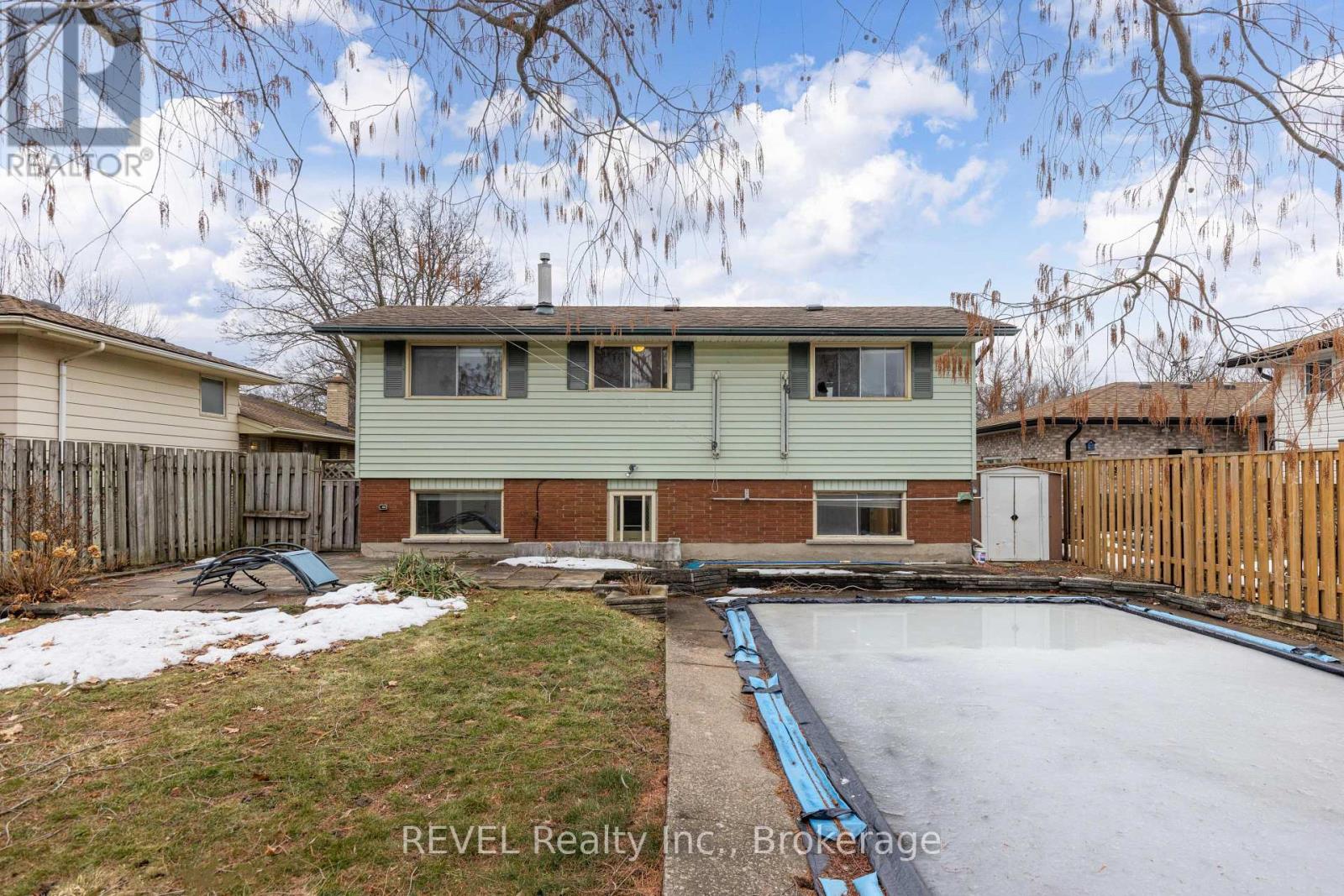 61 Woodrow Street, St. Catharines (Secord Woods), Ontario  L2P 2A4 - Photo 27 - X12860176