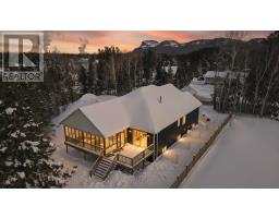 2365 15th Side Rd., Thunder Bay, Ontario