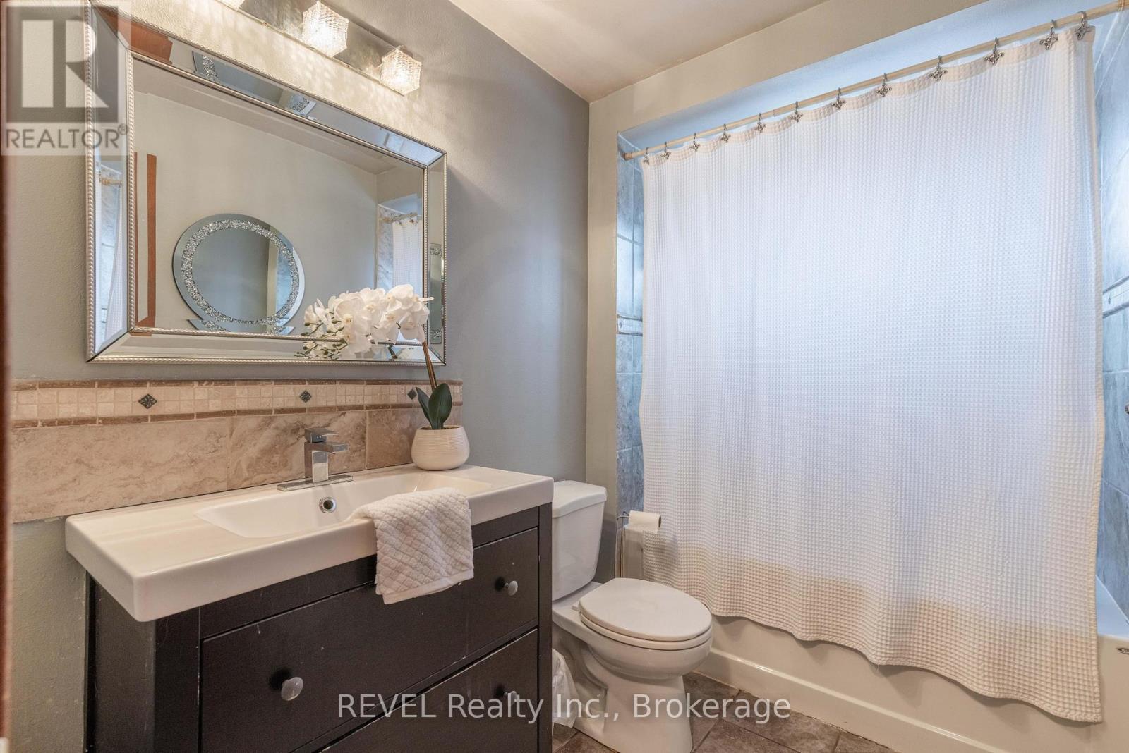 61 Woodrow Street, St. Catharines (Secord Woods), Ontario  L2P 2A4 - Photo 15 - X12860176