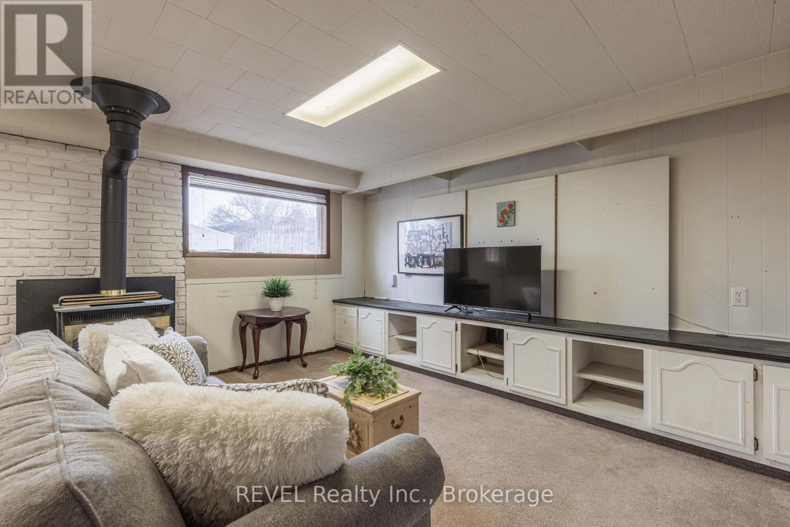 61 Woodrow Street, St. Catharines (Secord Woods), Ontario  L2P 2A4 - Photo 20 - X12860176