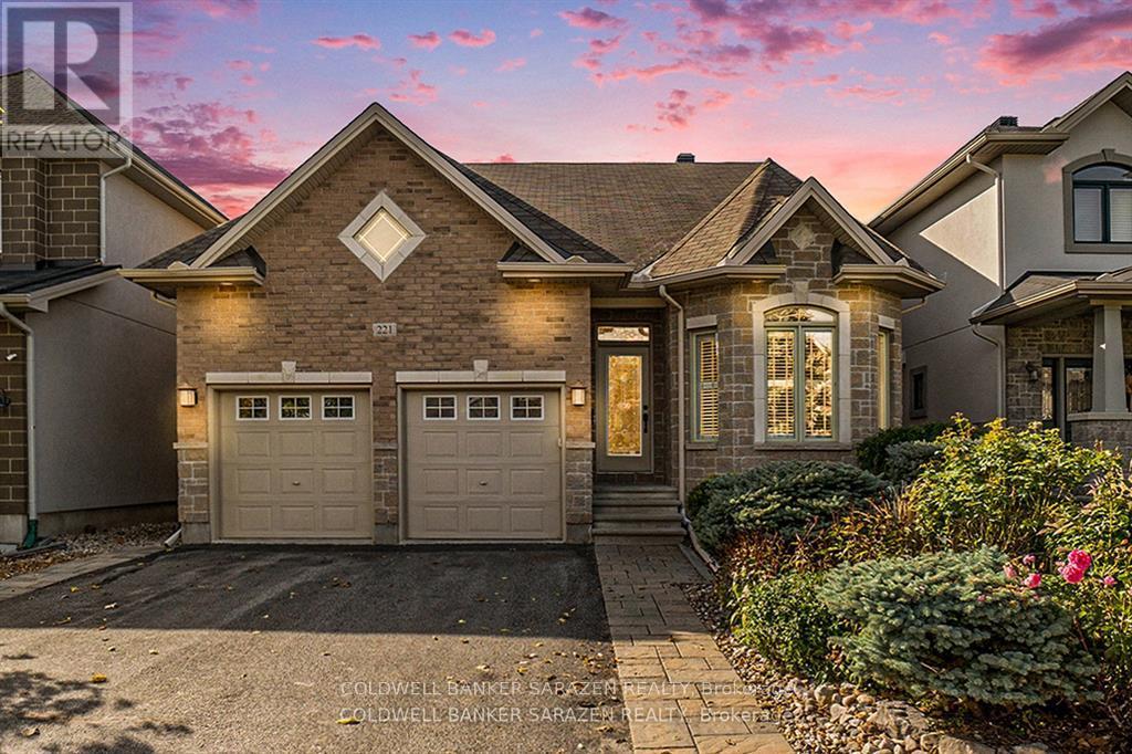 221 Madhu Crescent, Ottawa, Ontario  K2C 4J2 - Photo 2 - X12860930