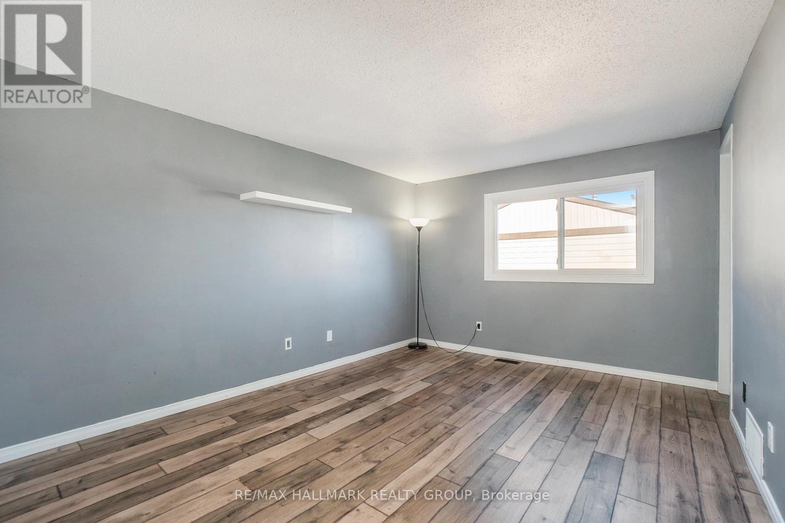 D - 6 Henfield Avenue, Ottawa, Ontario  K2J 1P2 - Photo 12 - X12860934