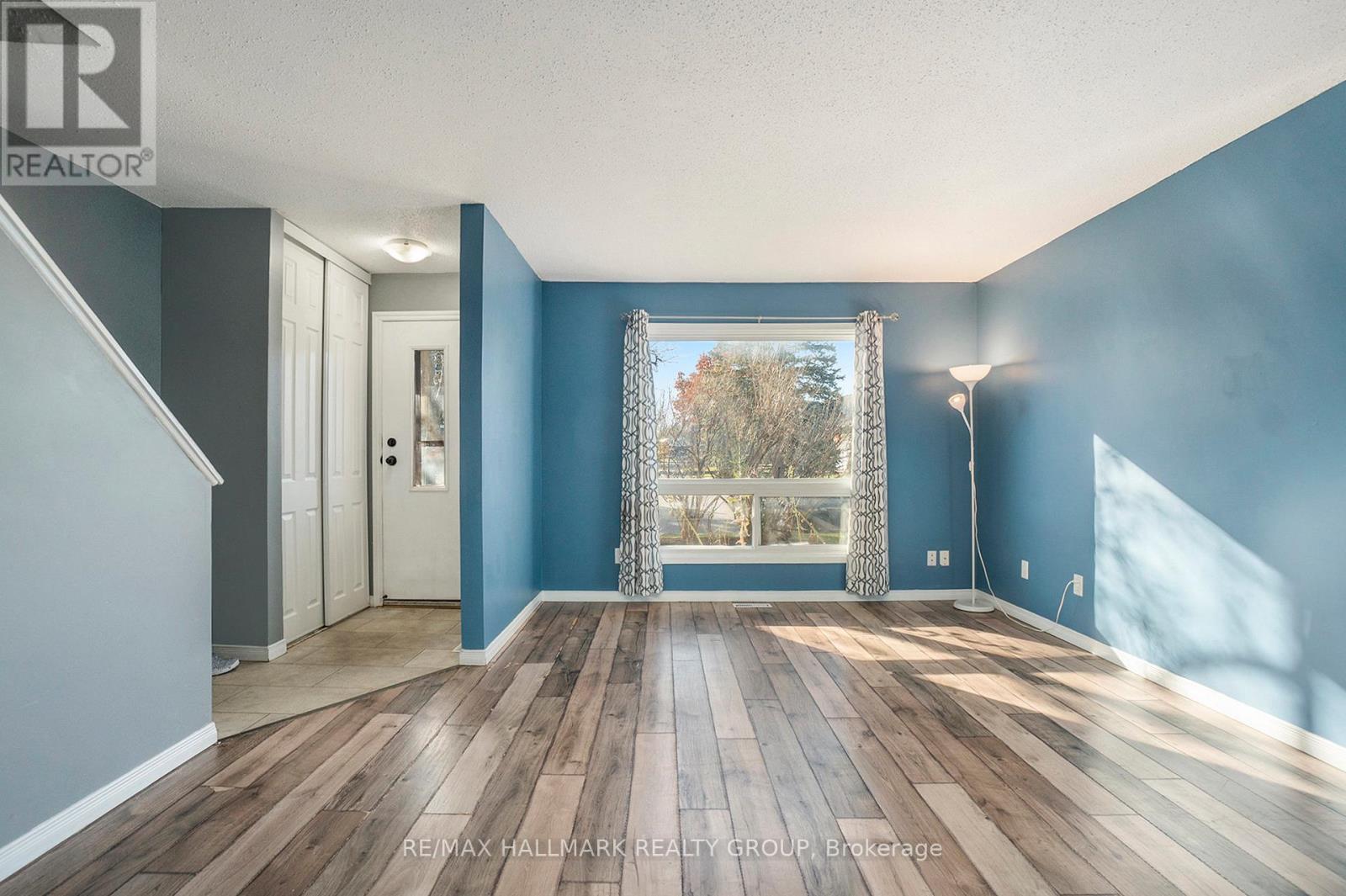 D - 6 Henfield Avenue, Ottawa, Ontario  K2J 1P2 - Photo 4 - X12860934