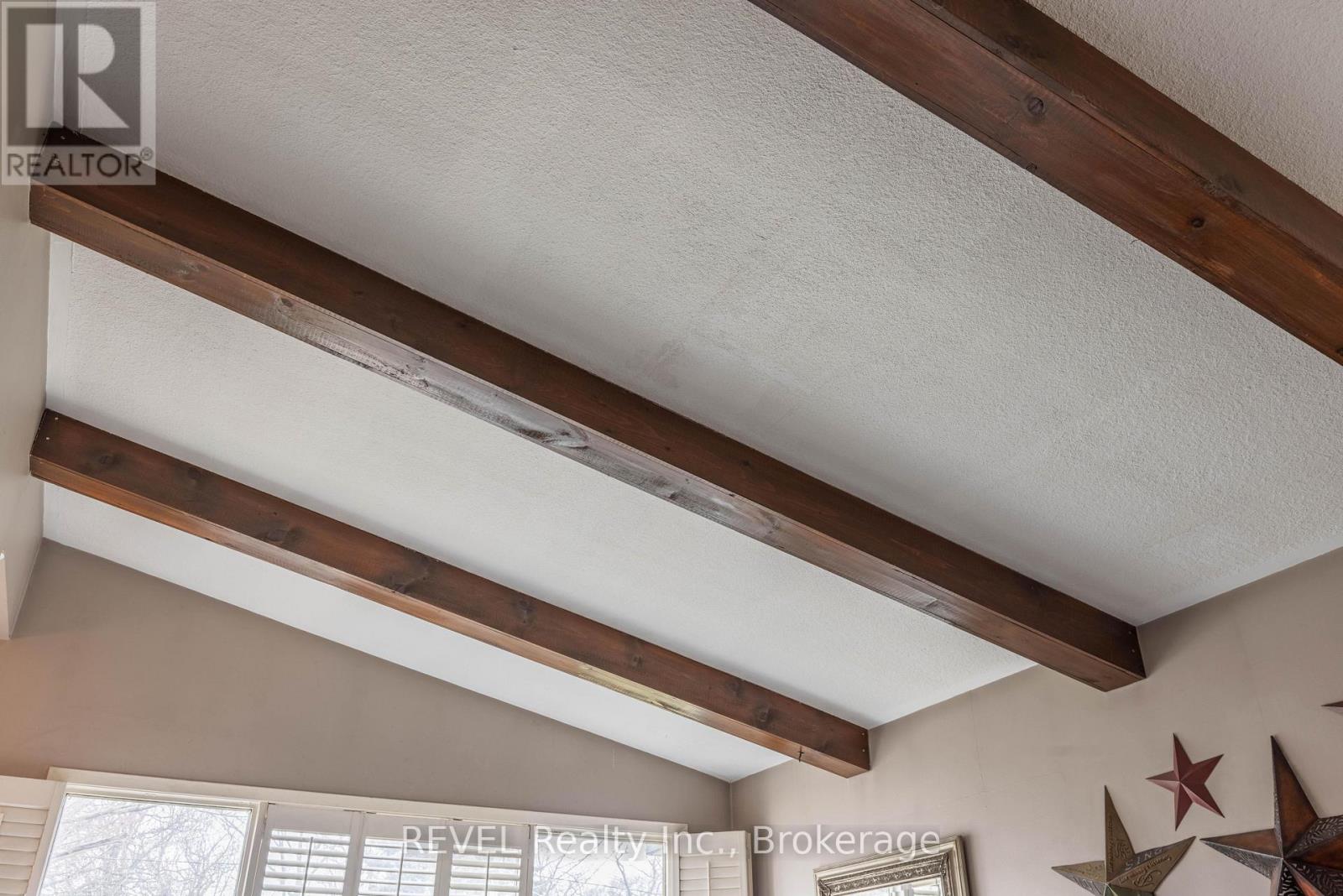 61 Woodrow Street, St. Catharines (Secord Woods), Ontario  L2P 2A4 - Photo 8 - X12860176