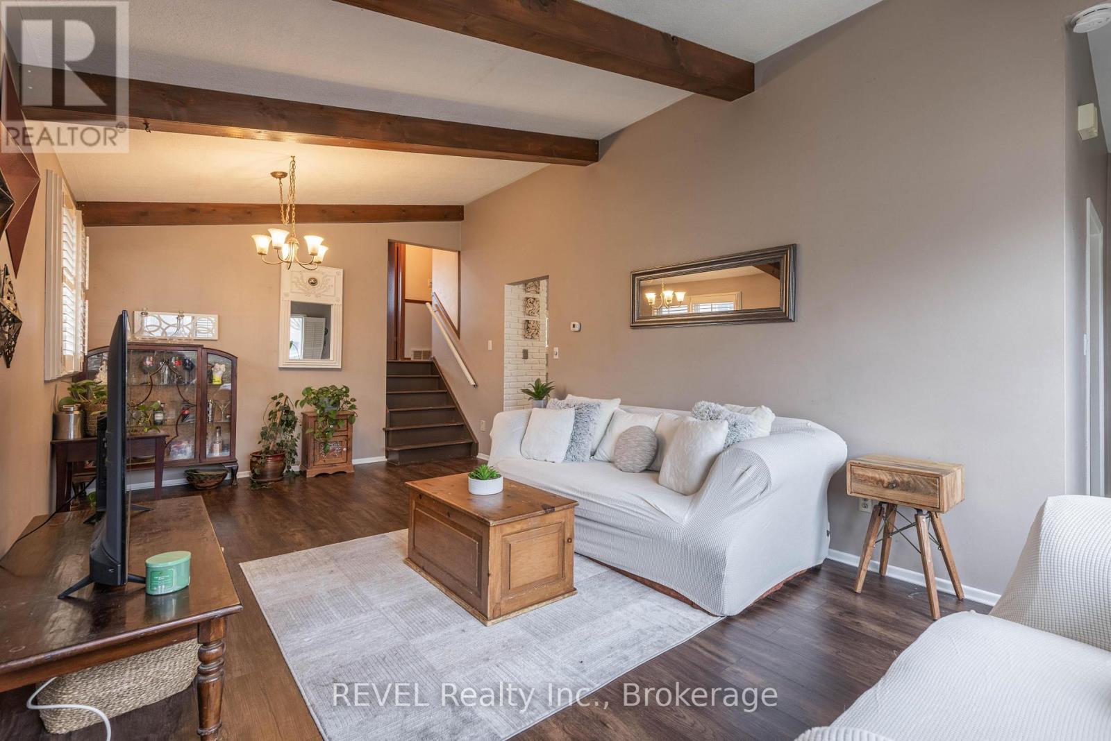 61 Woodrow Street, St. Catharines (Secord Woods), Ontario  L2P 2A4 - Photo 6 - X12860176