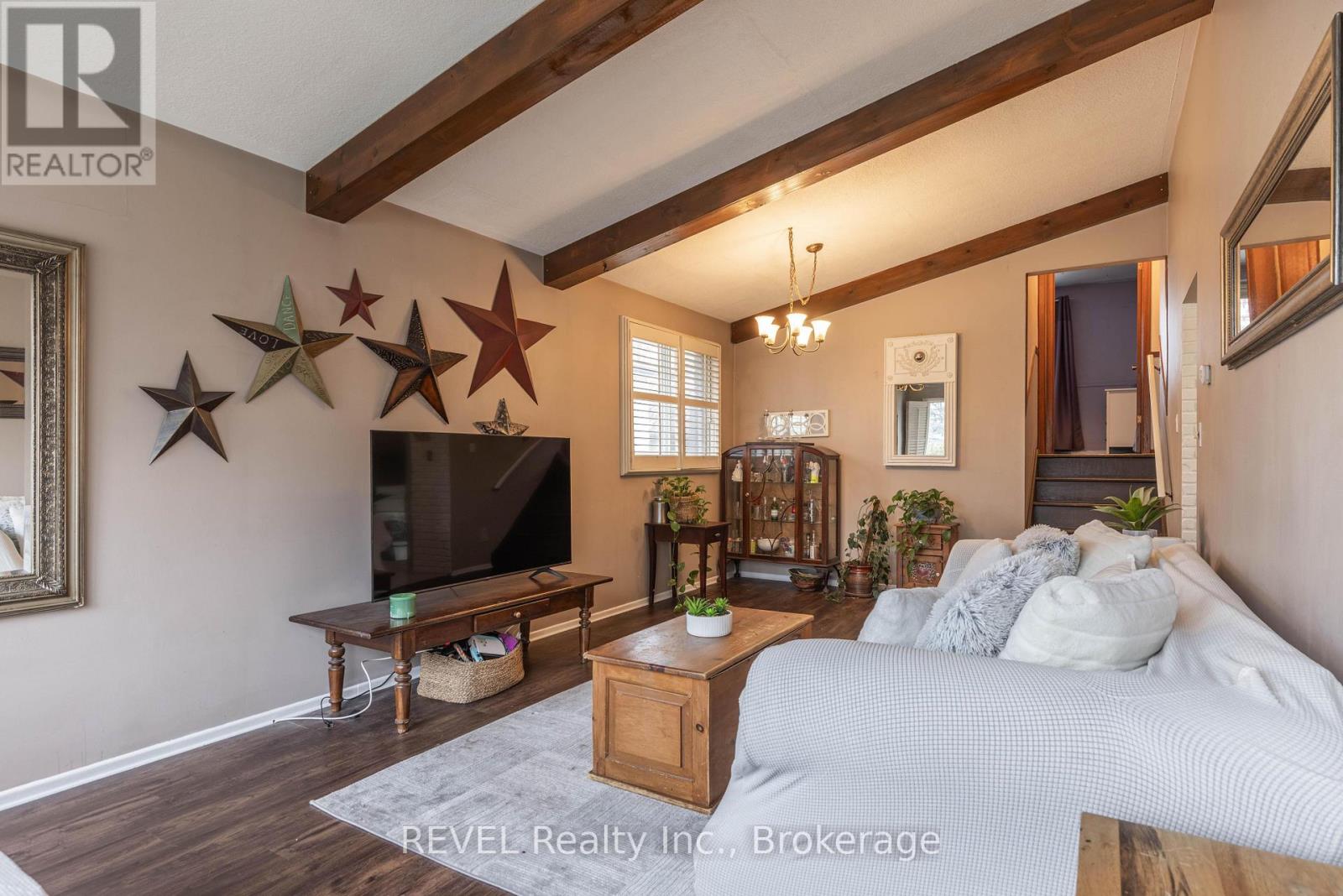 61 Woodrow Street, St. Catharines (Secord Woods), Ontario  L2P 2A4 - Photo 5 - X12860176