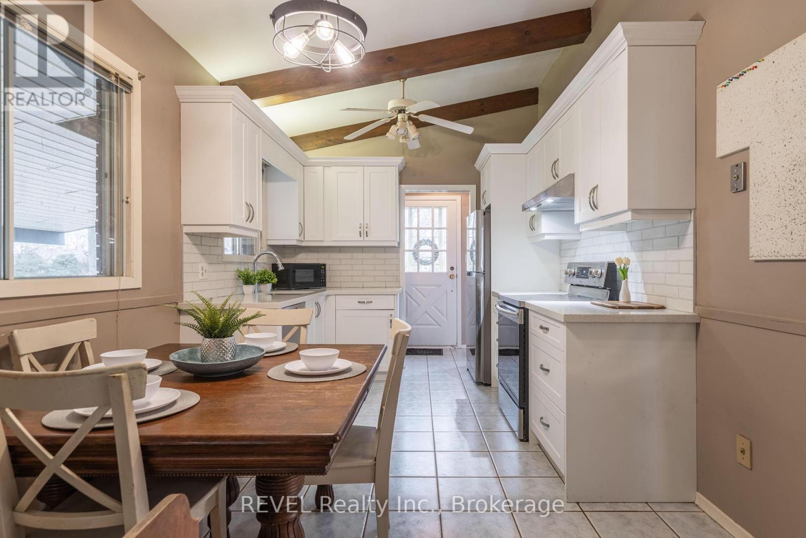 61 Woodrow Street, St. Catharines (Secord Woods), Ontario  L2P 2A4 - Photo 9 - X12860176