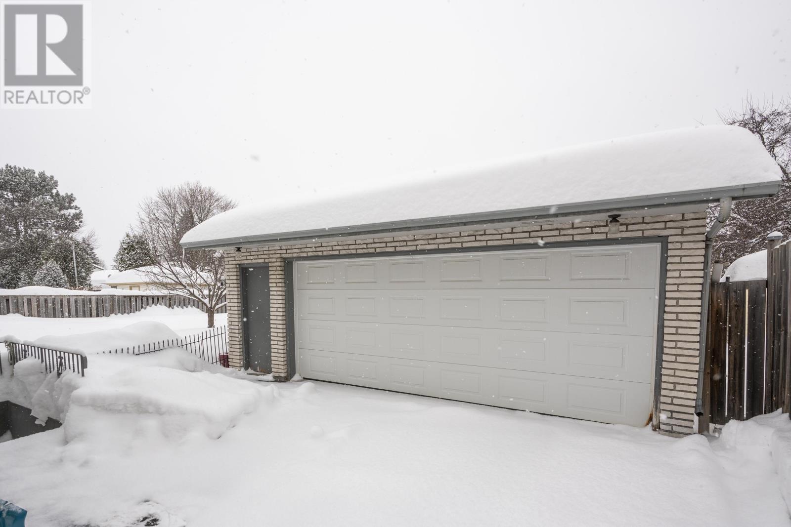 619 Thornloe Dr, Thunder Bay, Ontario  P7C 5L1 - Photo 3 - TB2600314