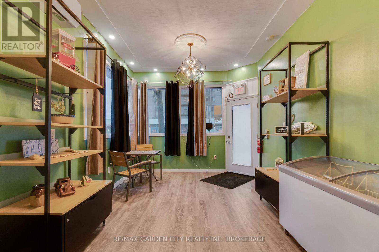 2147 King Street E, Hamilton, Ontario  L8K 1W5 - Photo 10 - X12860798