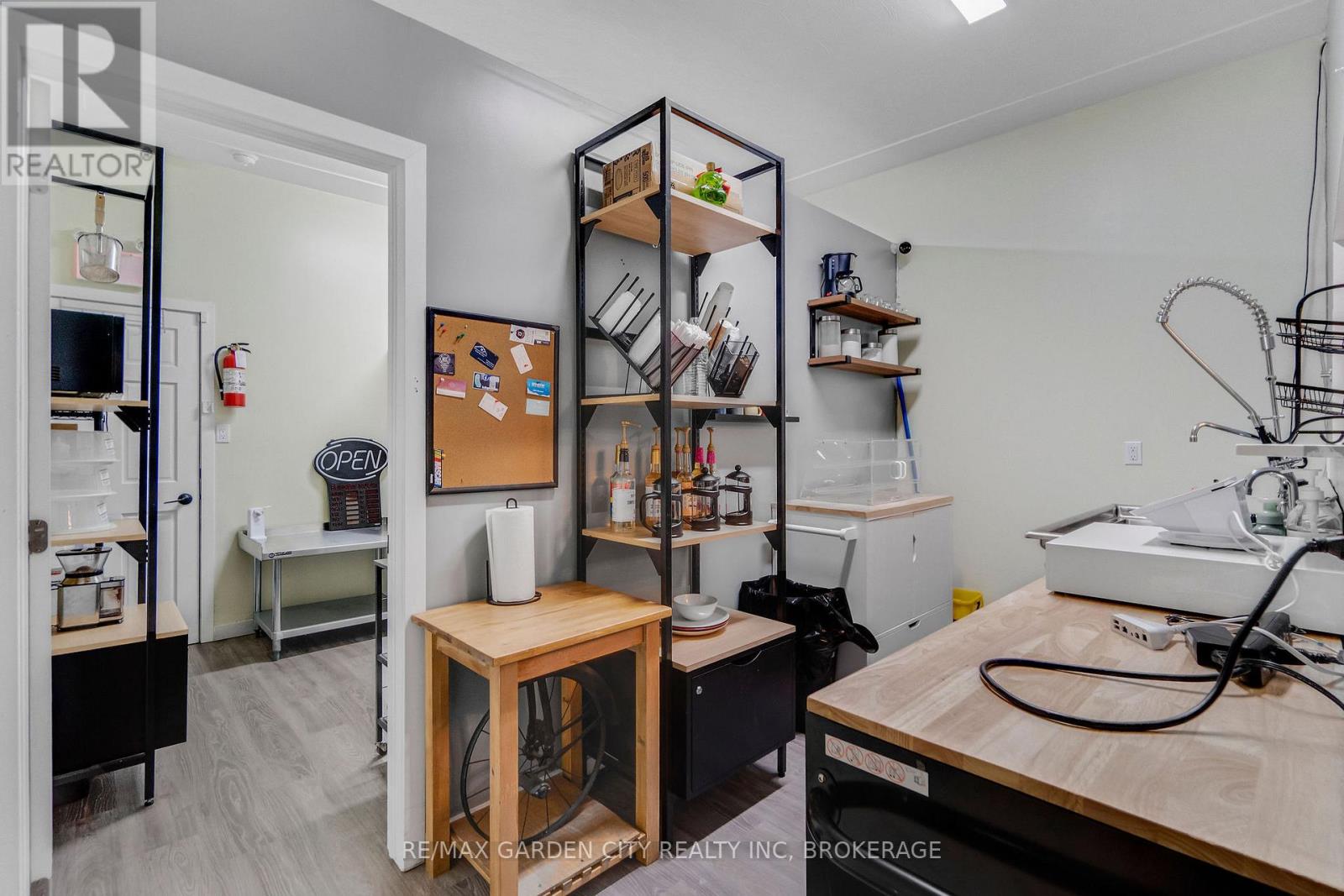 2147 King Street E, Hamilton, Ontario  L8K 1W5 - Photo 13 - X12860798