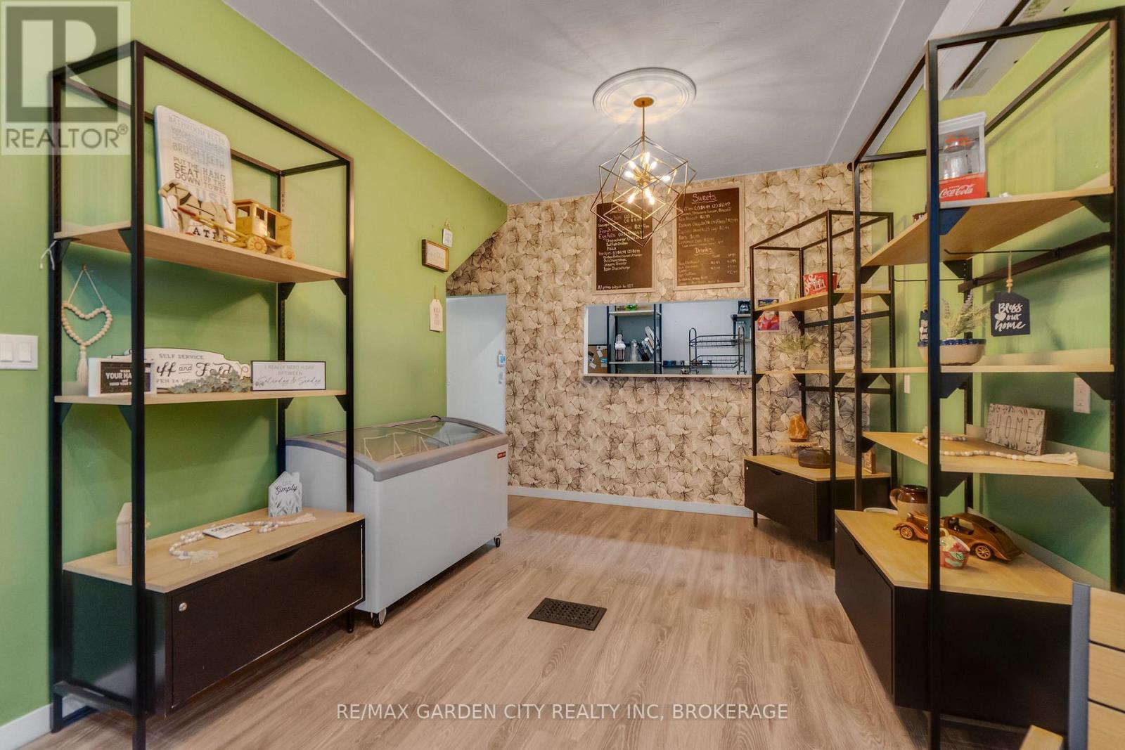 2147 King Street E, Hamilton, Ontario  L8K 1W5 - Photo 5 - X12860798