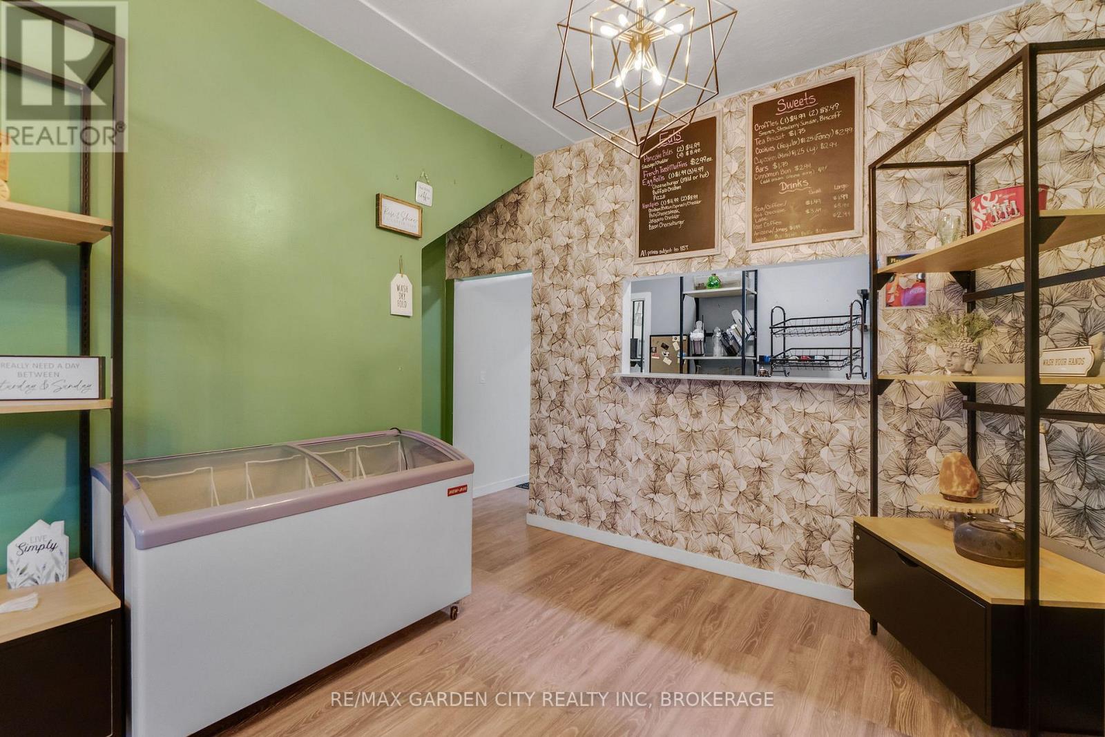 2147 King Street E, Hamilton, Ontario  L8K 1W5 - Photo 8 - X12860798