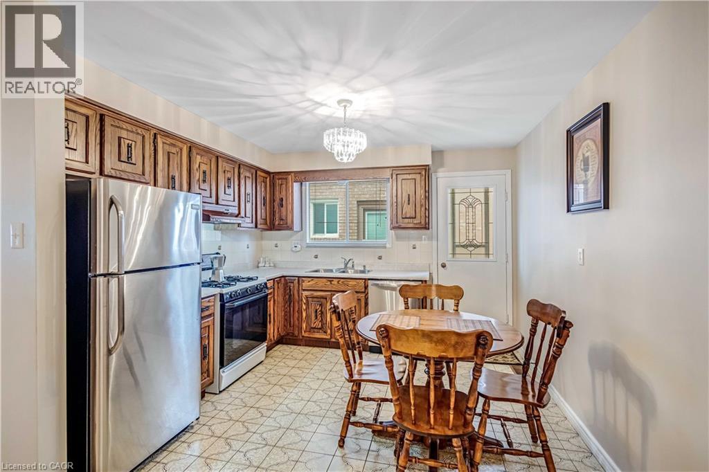 37 Greening Avenue, Stoney Creek, Ontario  L8E 3Z8 - Photo 5 - 40805364