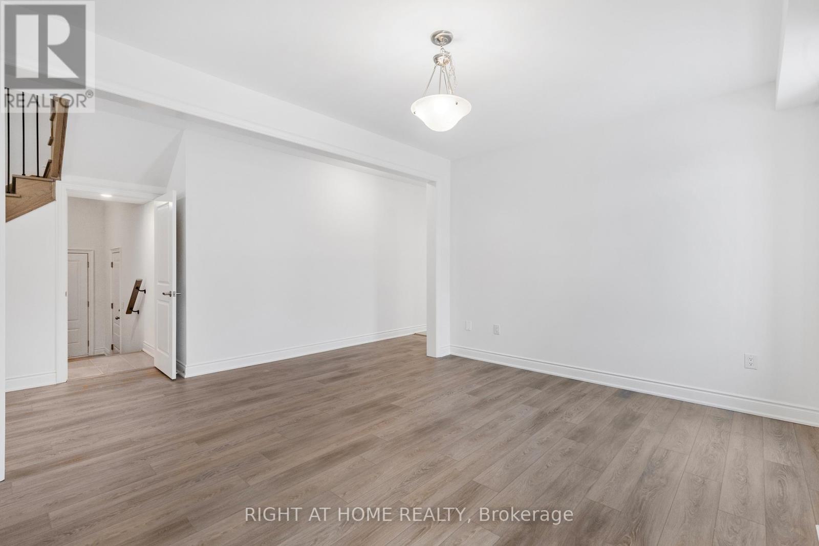 59 Cunningham Drive, Bradford West Gwillimbury, Ontario  L0G 1B0 - Photo 13 - N12807250