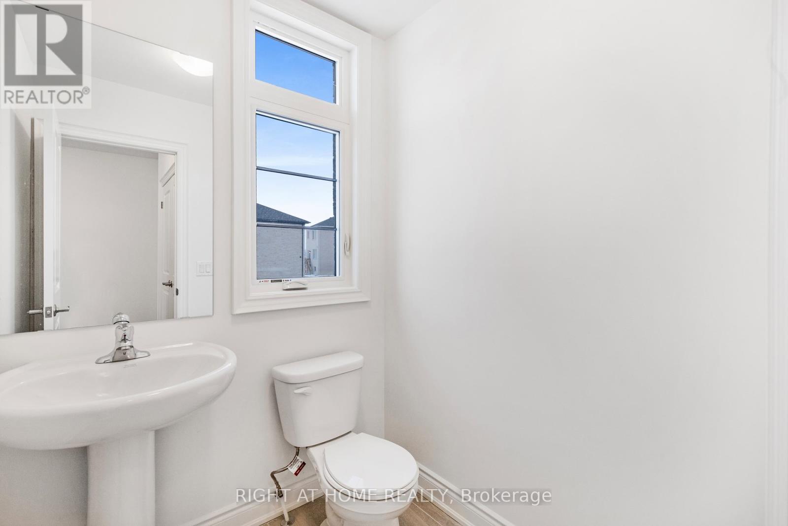 59 Cunningham Drive, Bradford West Gwillimbury, Ontario  L0G 1B0 - Photo 7 - N12807250