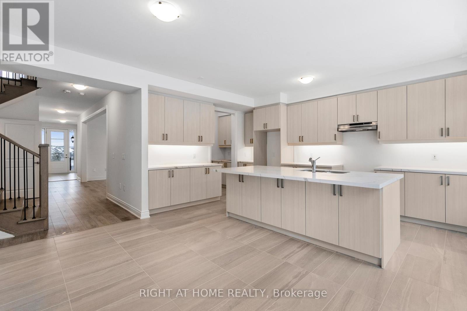 59 Cunningham Drive, Bradford West Gwillimbury, Ontario  L0G 1B0 - Photo 18 - N12807250