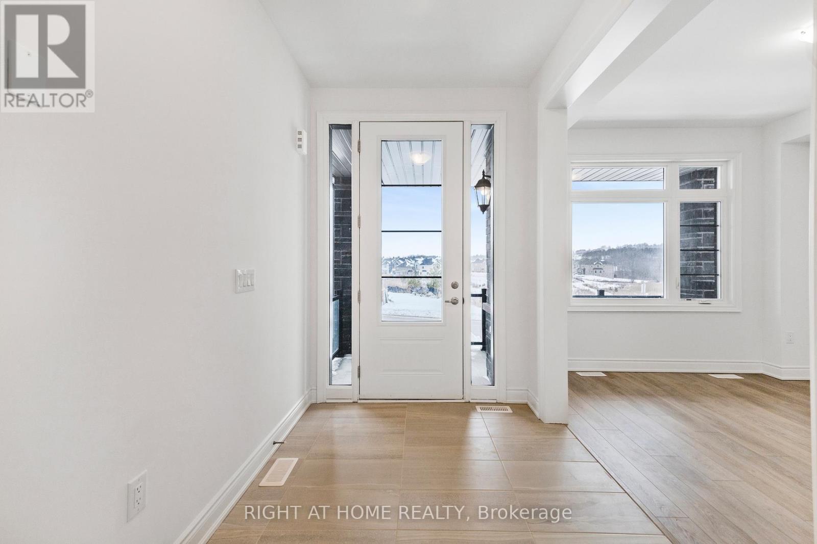 59 Cunningham Drive, Bradford West Gwillimbury, Ontario  L0G 1B0 - Photo 3 - N12807250