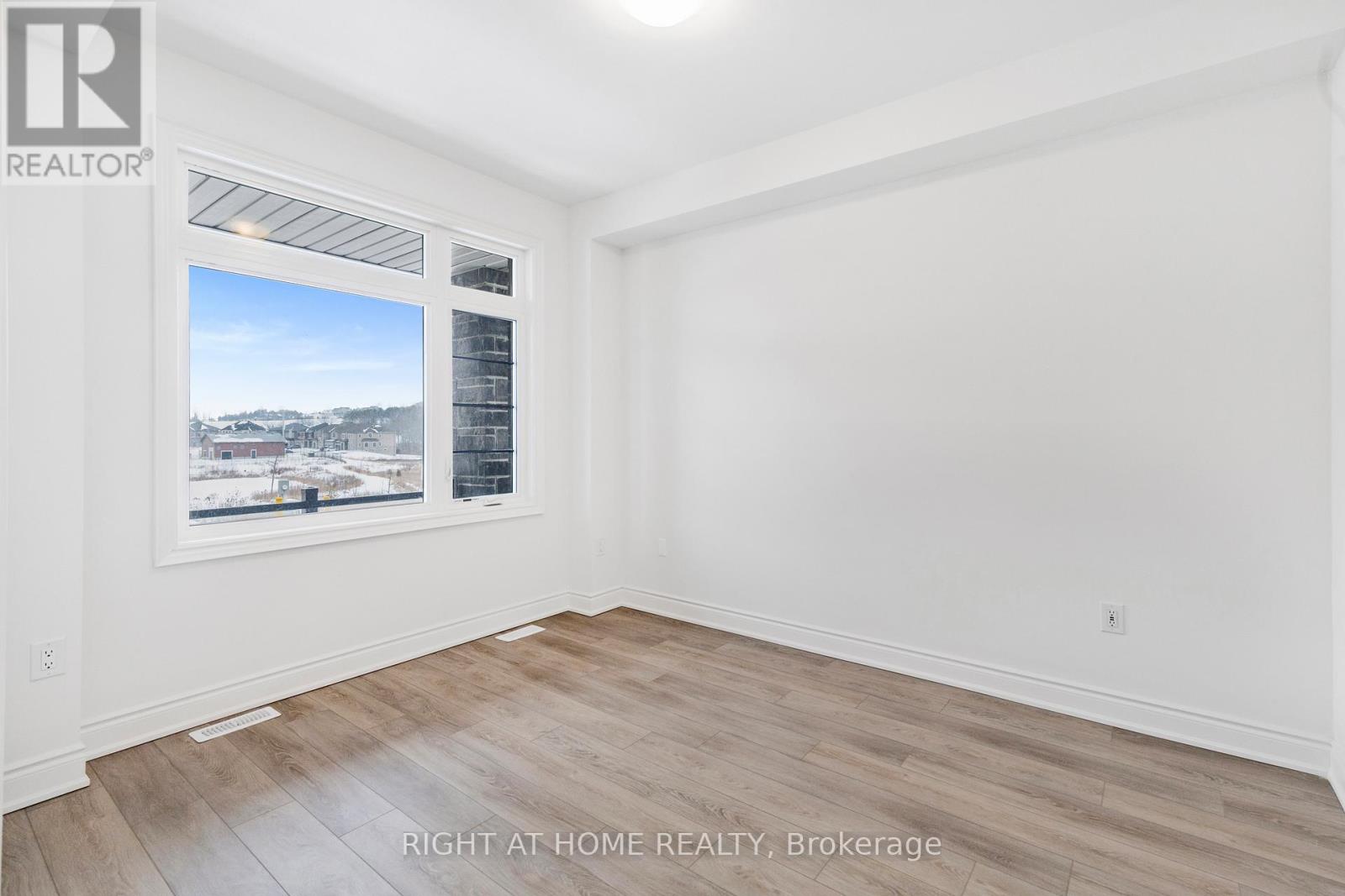 59 Cunningham Drive, Bradford West Gwillimbury, Ontario  L0G 1B0 - Photo 6 - N12807250