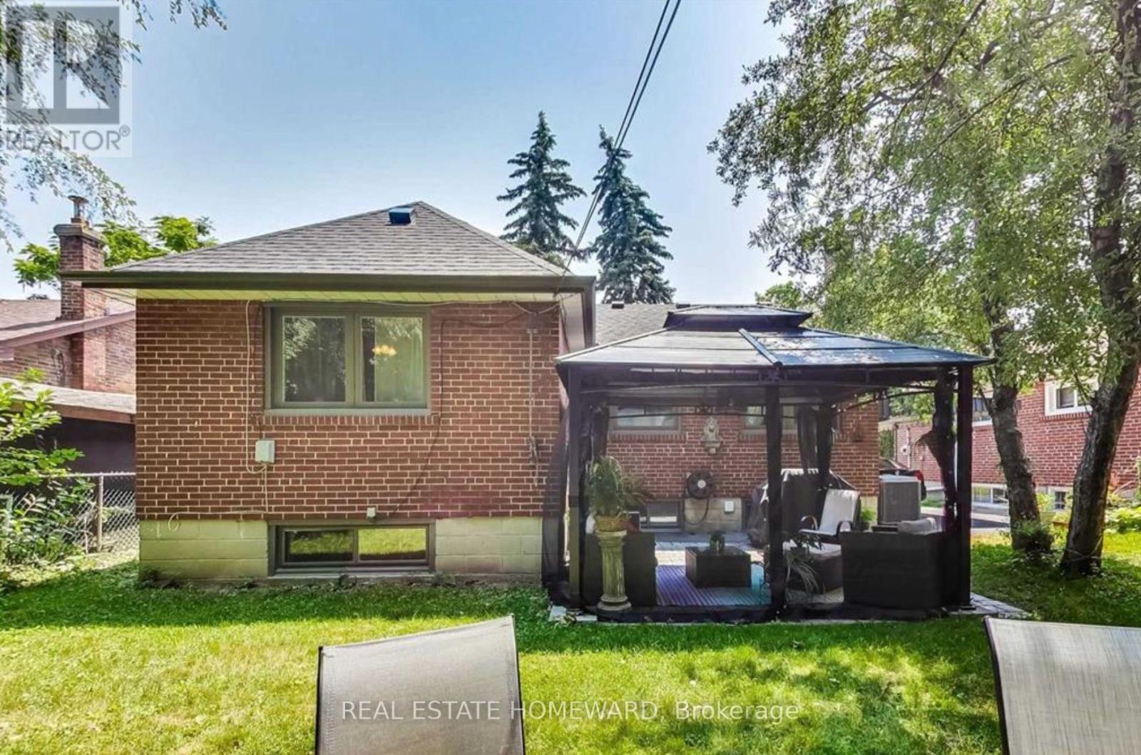 30 Marchington Circle, Toronto, Ontario  M1R 3M4 - Photo 3 - E12860882