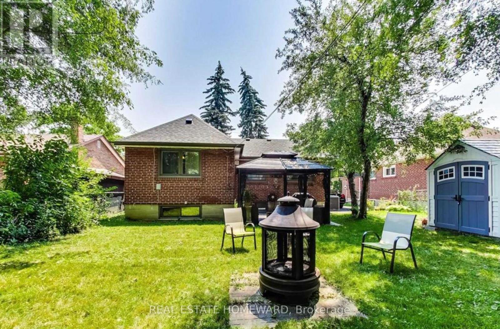30 Marchington Circle, Toronto, Ontario  M1R 3M4 - Photo 4 - E12860882