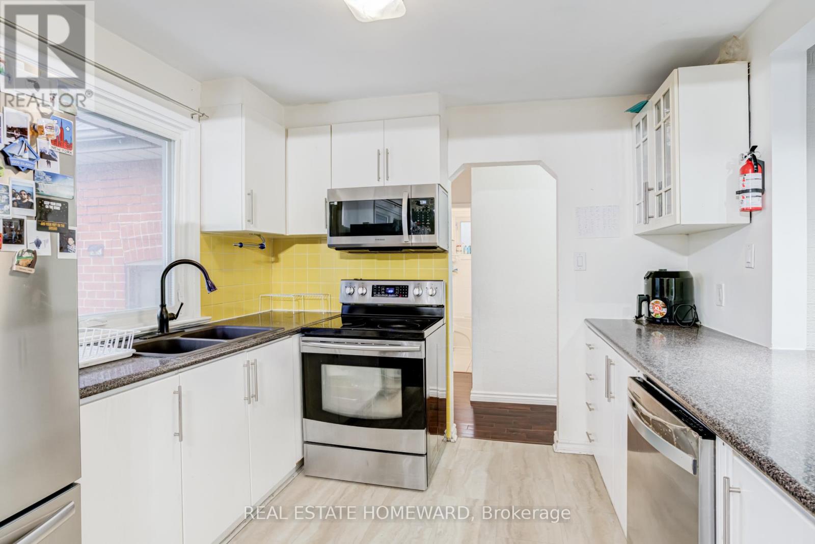 30 Marchington Circle, Toronto, Ontario  M1R 3M4 - Photo 8 - E12860882