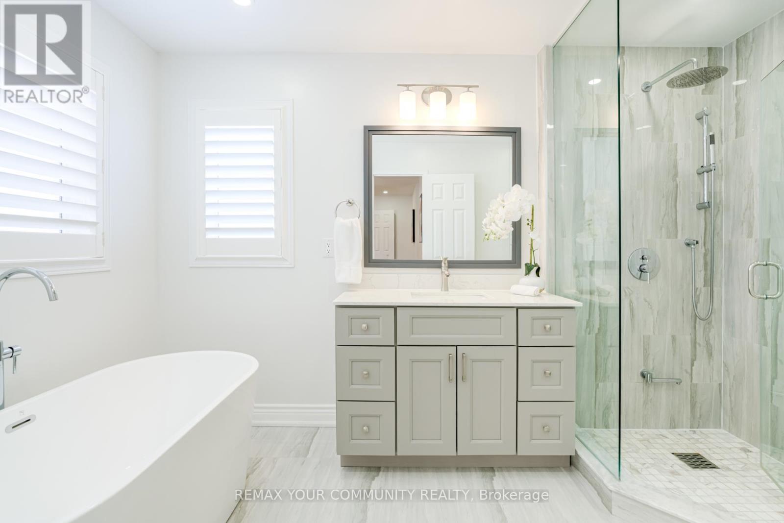 140 Laramie Crescent, Vaughan, Ontario L6A 0R1 - Photo 24 - N12860932