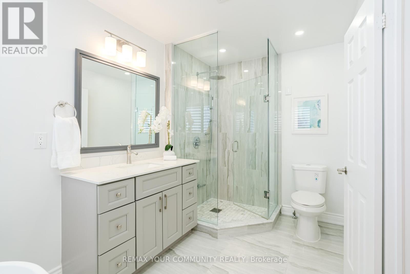 140 Laramie Crescent, Vaughan, Ontario L6A 0R1 - Photo 25 - N12860932