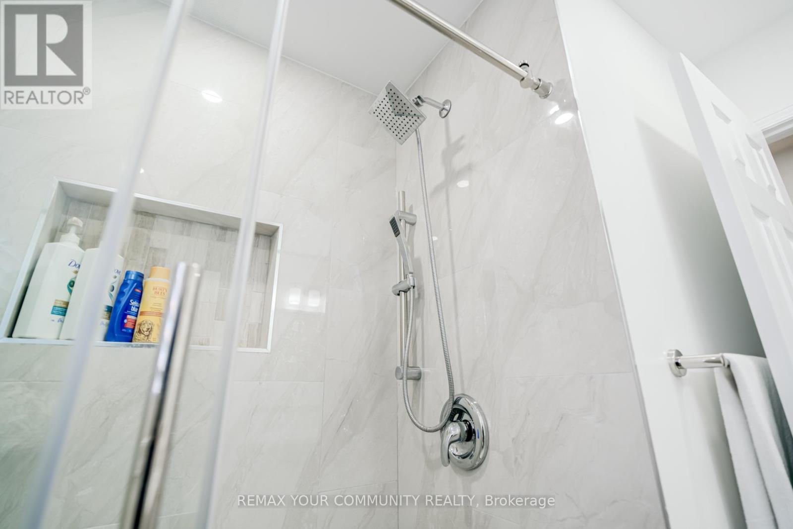 140 Laramie Crescent, Vaughan, Ontario L6A 0R1 - Photo 33 - N12860932