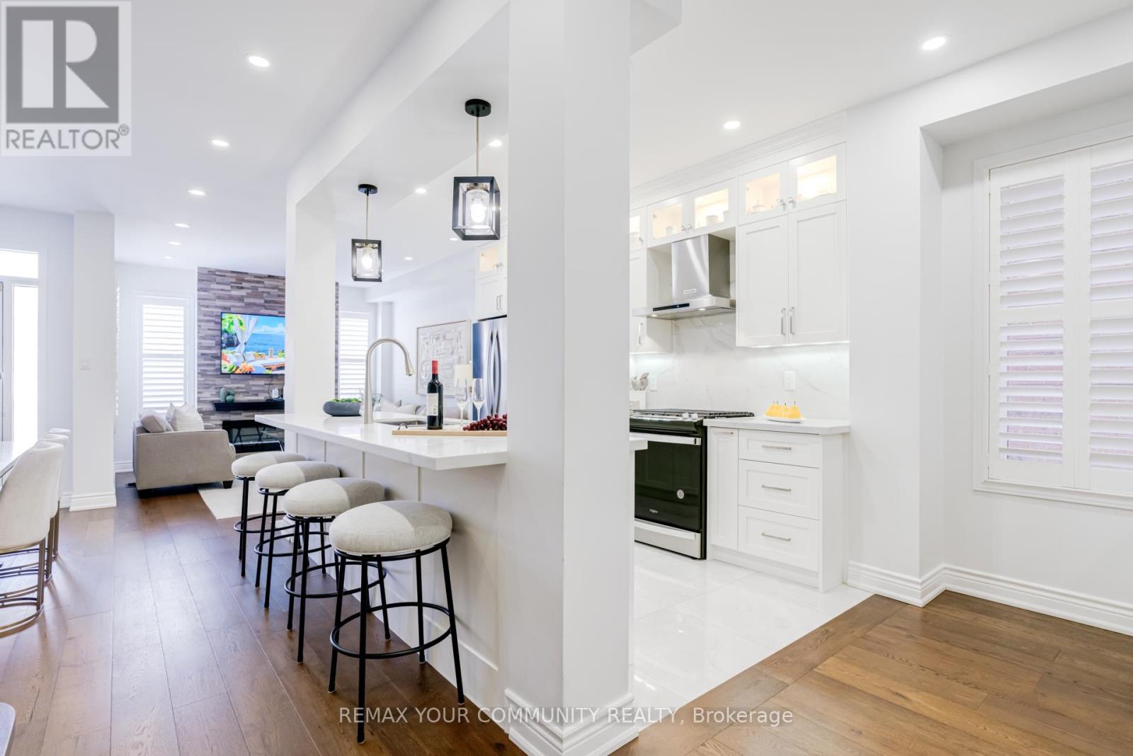 140 Laramie Crescent, Vaughan, Ontario L6A 0R1 - Photo 8 - N12860932