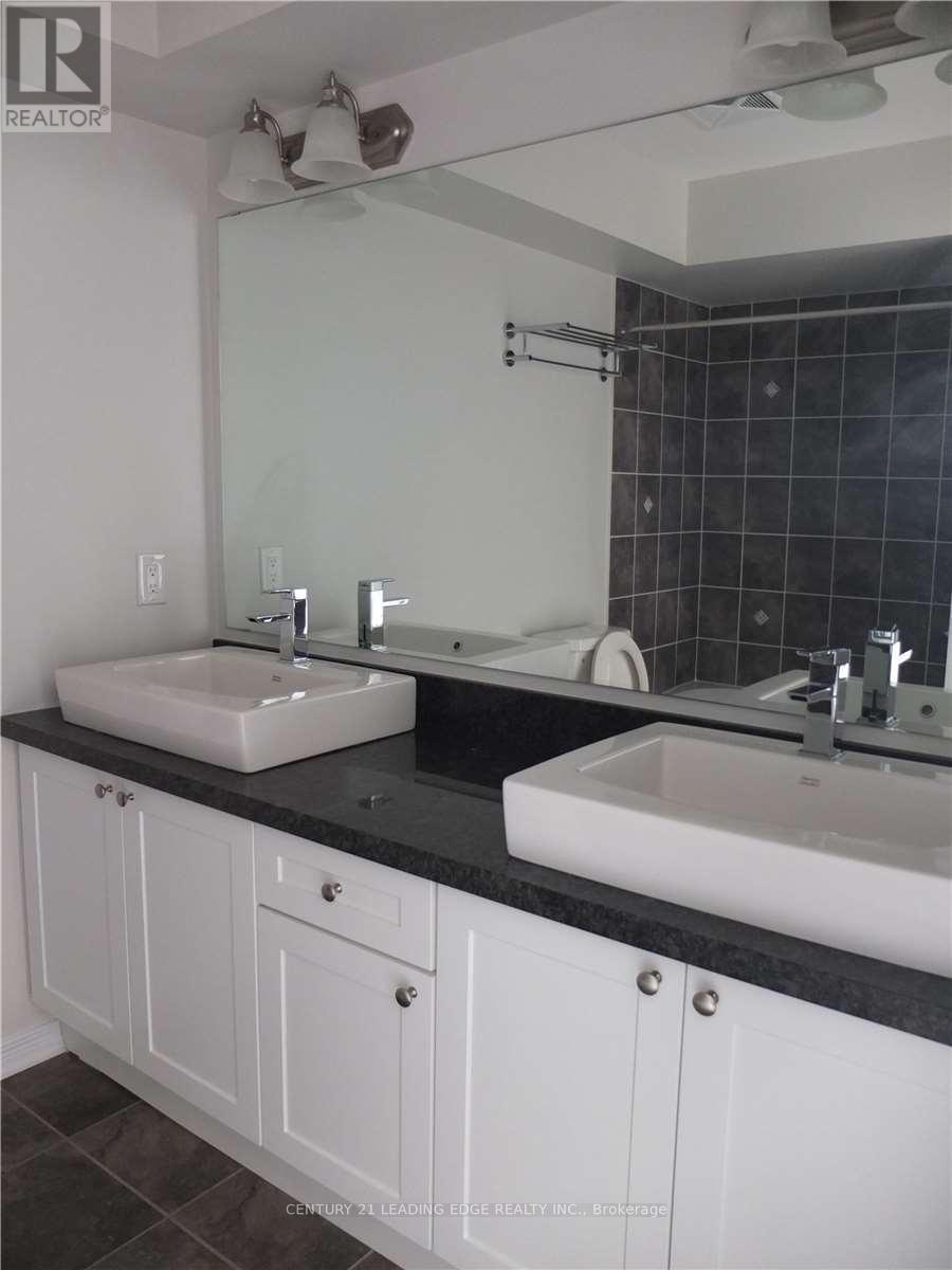 105 Silverwood Avenue, Richmond Hill, Ontario  L4S 0G3 - Photo 10 - N12860940