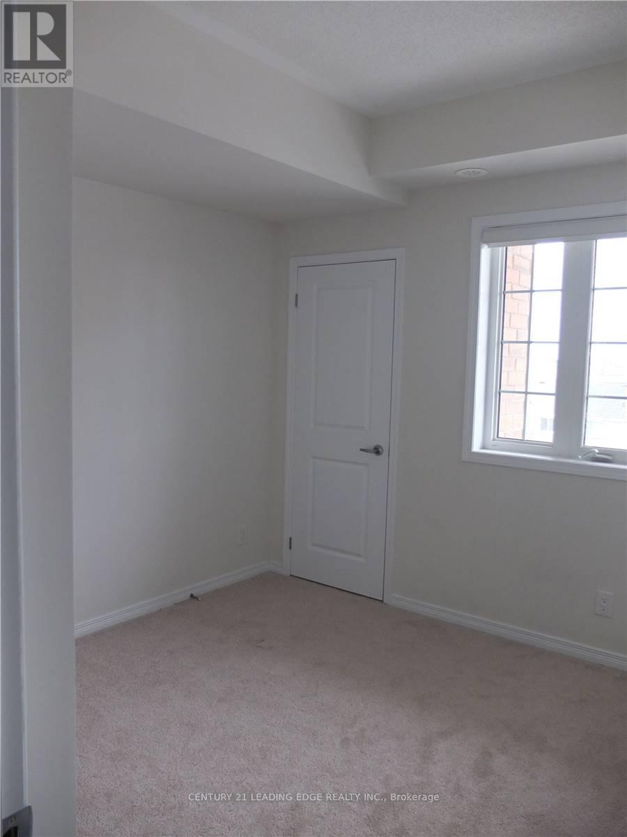 105 Silverwood Avenue, Richmond Hill, Ontario  L4S 0G3 - Photo 7 - N12860940