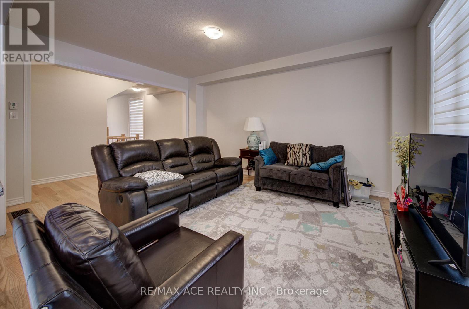 26 Federica Crescent, Wasaga Beach, Ontario  L9Z 0N6 - Photo 10 - S12860794