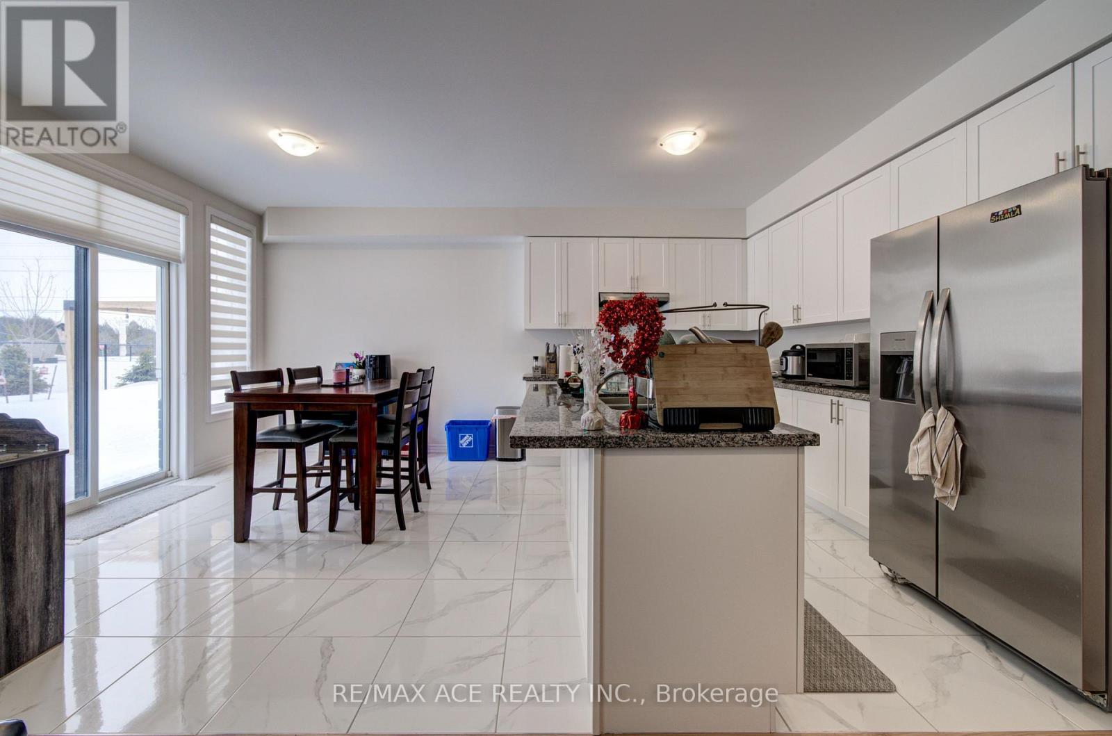 26 Federica Crescent, Wasaga Beach, Ontario  L9Z 0N6 - Photo 11 - S12860794