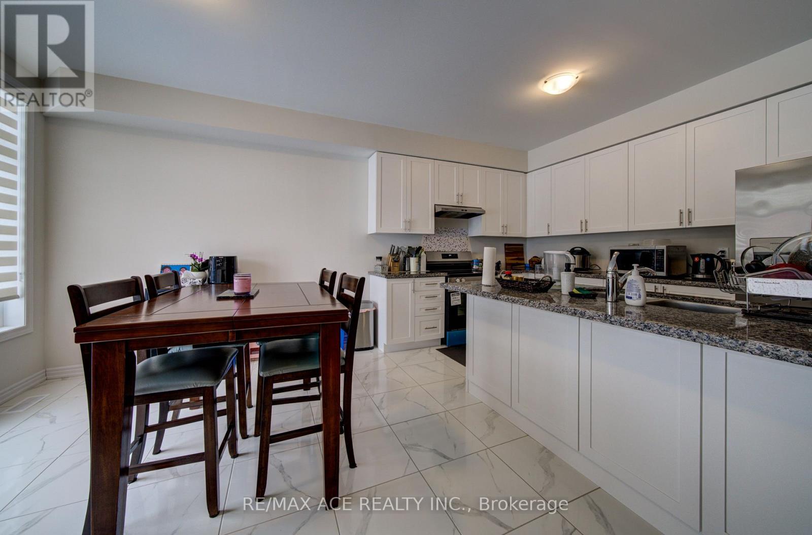 26 Federica Crescent, Wasaga Beach, Ontario  L9Z 0N6 - Photo 12 - S12860794