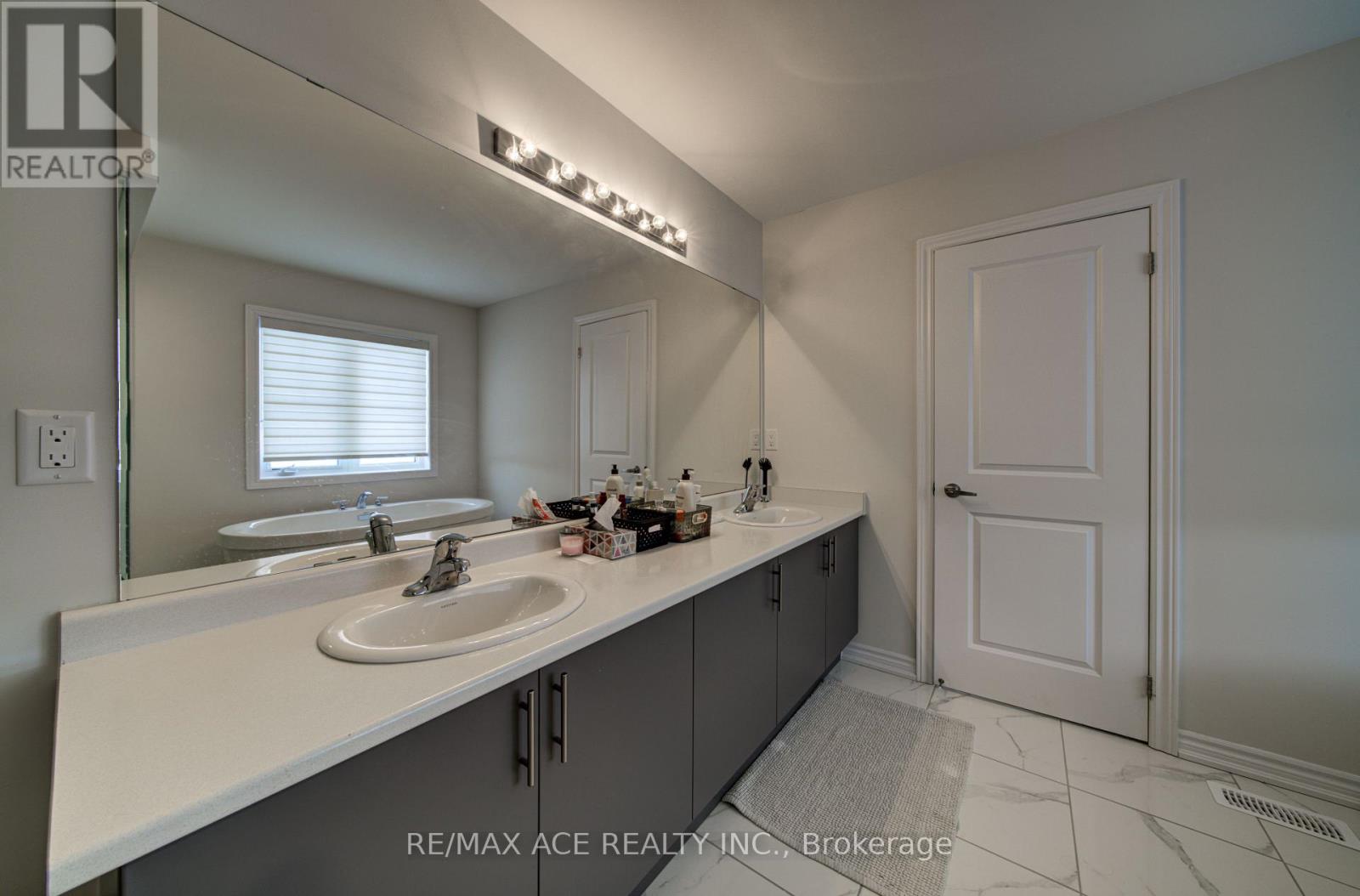 26 Federica Crescent, Wasaga Beach, Ontario  L9Z 0N6 - Photo 38 - S12860794