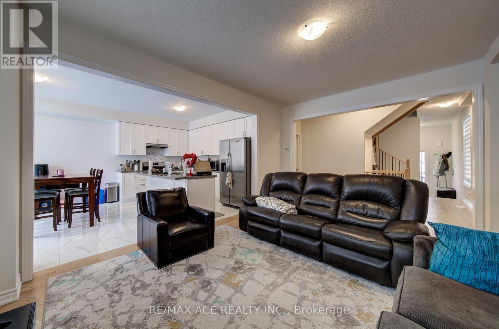 26 Federica Crescent, Wasaga Beach, Ontario  L9Z 0N6 - Photo 9 - S12860794