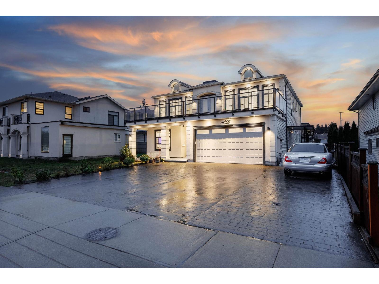 8069 124 Avenue, Surrey, British Columbia  V3W 0X7 - Photo 3 - R3096762