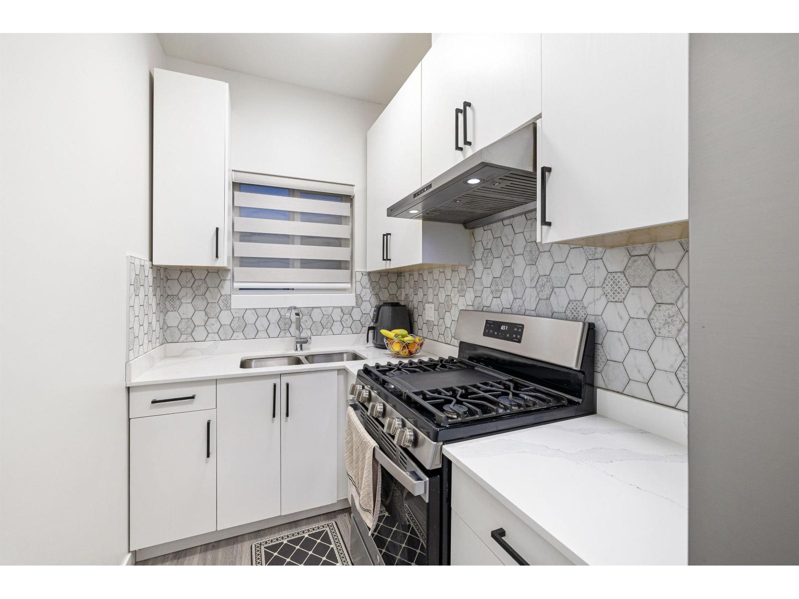 8069 124 Avenue, Surrey, British Columbia  V3W 0X7 - Photo 9 - R3096762