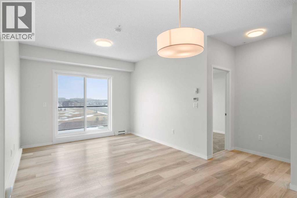 2411, 33 Carringham Gate Nw, Calgary, Alberta  T3P 2H6 - Photo 10 - A2288524